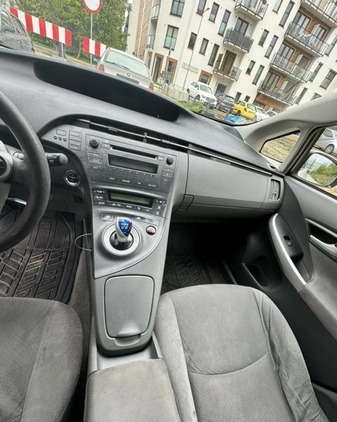 Toyota Prius cena 28500 przebieg: 269450, rok produkcji 2012 z Poznań małe 29